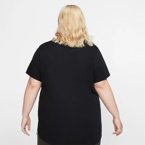 Camiseta Nike Essential Futura Feminina - Plus Size